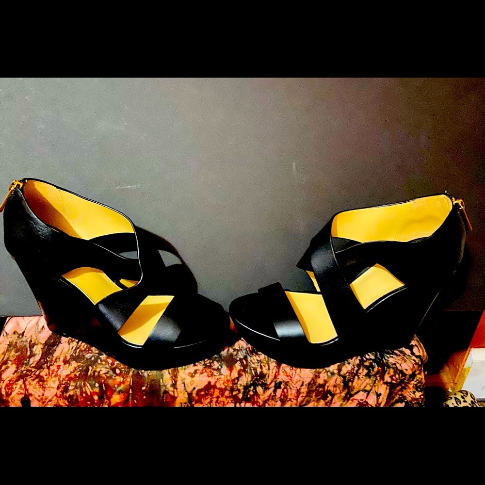 Michael Kors Platform Sandal (Like New)